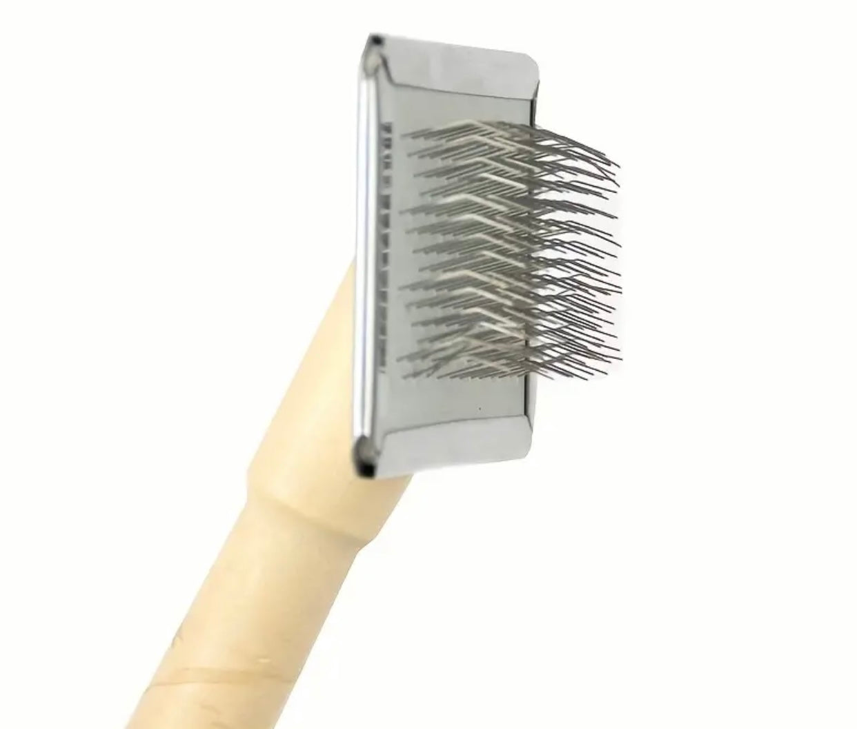 Grooming brush